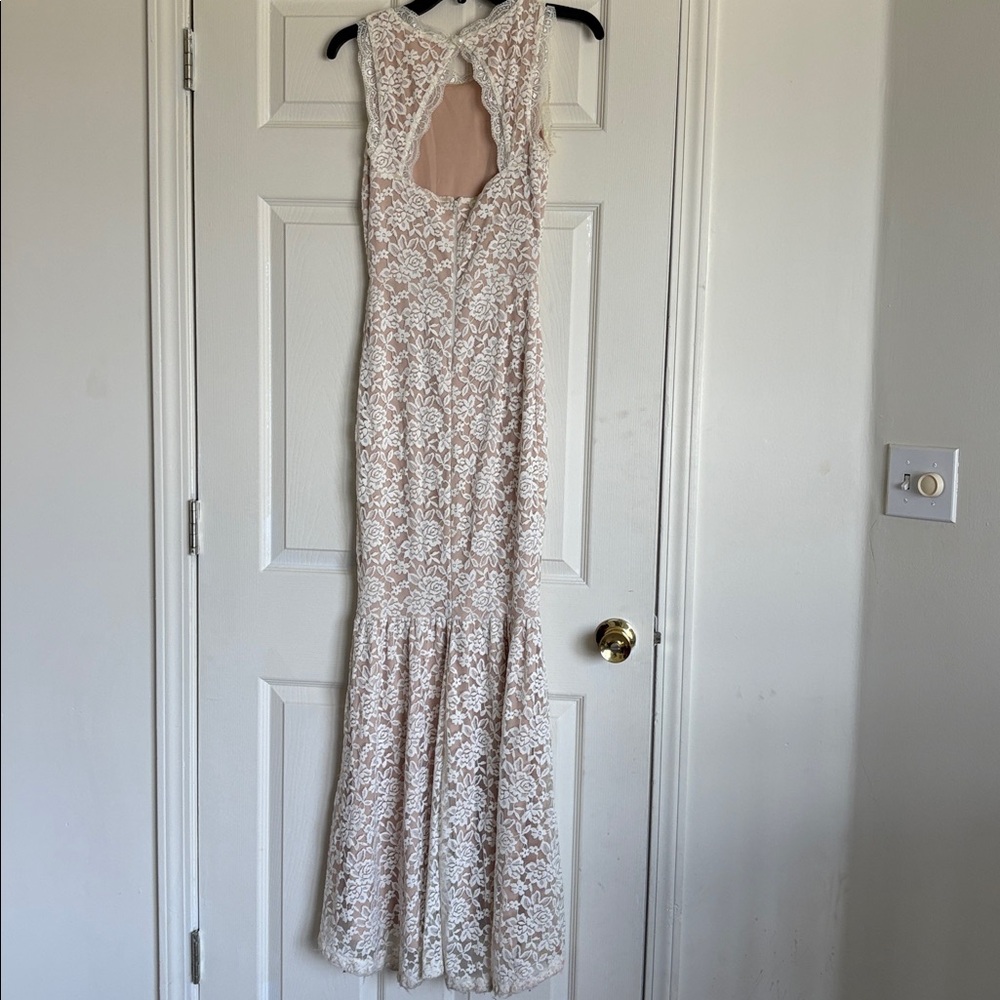 Windsor Lace Prom Dress in Cream - Picture 3 of 6